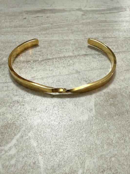 Casey- Gold